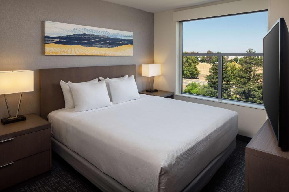 King Studio Suite with Kitchen and Sofa Bed interior